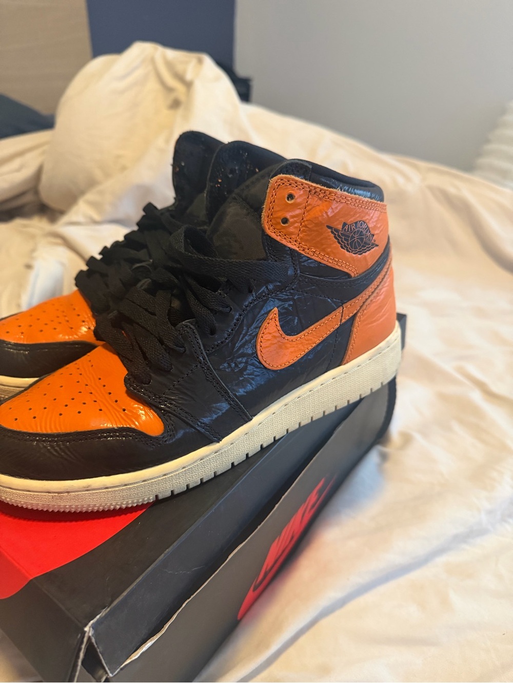 Jordan 1  black shattered blackboards